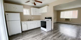 Evergreen Village Apartments & Townhomes Gallery 1