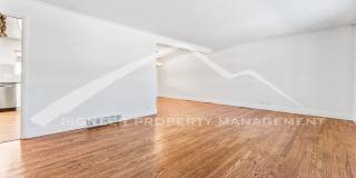 Beautiful Home with Fenced Back Yard! Gallery 1