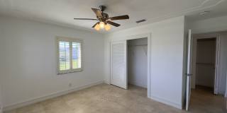Lakefront 2BR Home in 55+ Leisureville Community Gallery 35