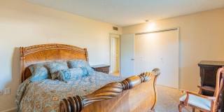 10719 W CAMELOT Circle Gallery 9
