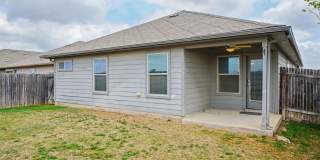 Modern 4-Bed Home with Open Layout in New Braunfels - Realtor Commission: $500 Gallery 42