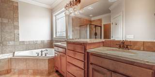 Gorgeous Rogers Home! Gallery 20