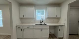New Listing-Super cute newly renovated 3 BDRM Gallery 8