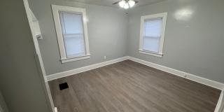 219 w 15th Large 3 Bedroom House - Central Davenport Gallery 18