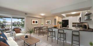 7 Pointe Apartments Gallery 1