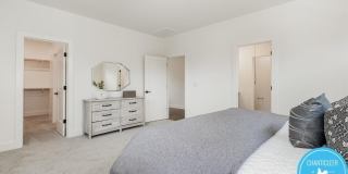 2307 Broad Street Gallery 18