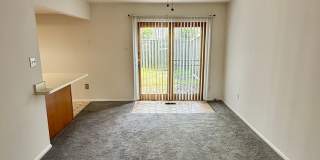 Olde Crofton Charm! Two Bedroom Townhome Gallery 7