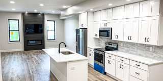 112 E Main Street - Upper Gallery 1