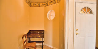 Annual Unfurnished 3rd Floor Condo in L Pavia with Community Pool! Gallery 28