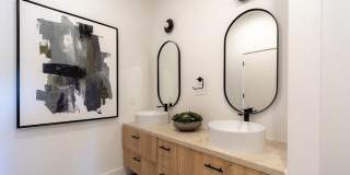 The Howard Gallery 13