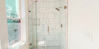 1030 West Apartments: Two, Four, & Five Bedrooms Near USC Campus! Gallery 16