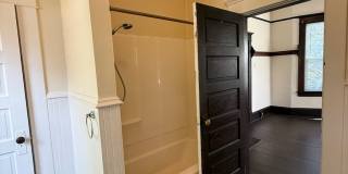 2 Bedroom, 1 Bathroom Cottage in the heart of Bellingham! Gallery 5