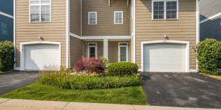 Furnished Pet-Friendly 30-Day Extended Stay Riverfront Condo Gallery 5