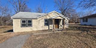 Clean 3 Bed Home - Available Now - Includes Stove  Refrigerator Gallery 1