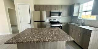 5001 N Hiawatha Dr Gallery 1