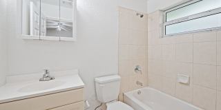 Beautiful 4 bed 3 bathroom Single Family Home with a large fenced yard Gallery 20
