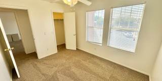 4 Bedroom 3 Bathroom Home in Surprise! Has Loft & Additional Office/Den! Gallery 36