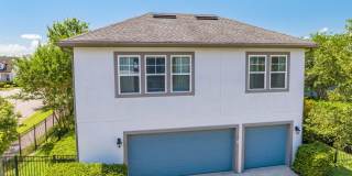 Stunningly Beautiful and Stylish Garage Apartment ~ Gallery 31