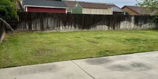 Clean and neat 4 bedroom, 2 bathroom single story in the Fancher Creek area 93727 Gallery 27