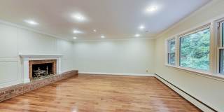Spacious 3BR/3BA Retreat Backing to Nature in Quiet Silver Spring Cul-de-Sac Gallery 1