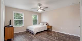 Like New in Heart of Crestview - AVAILABLE IN MAY! Gallery 23