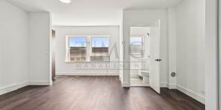 Modern Andersonville Studio with High-End Finishes & Abundant Natural Light! Gallery 2