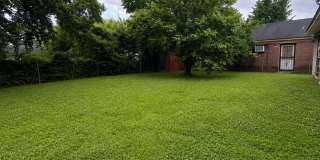 Charming 3 bedroom 1 bath Home - Open To Section 8 Gallery 13