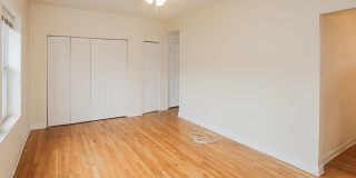 3521-29 1/2 N Broadway Gallery 36