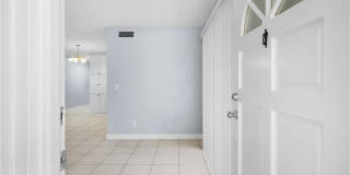 333 SE Martin Avenue unit: 1A Gallery 1