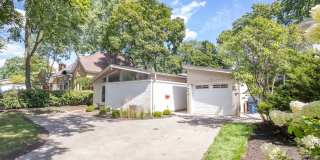 523 Green Bay Road Gallery 1