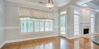 Beautiful Home in Willow Springs Just Minutes to Downtown Franklin Gallery 12