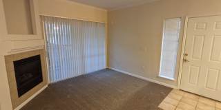 AWESOME 2-BEDROOM CONDO INCL. GARAGE, SWIMMING POOL, WASHER & DRYER! Gallery 8