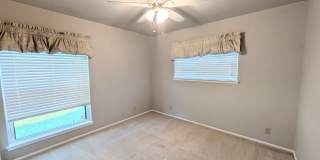 Leon Valley Gem!! Gallery 50