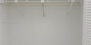 927 NE 199th St Gallery 7