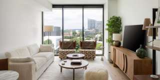 Emmi Midtown Gallery 11