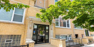 446 W Arlington Pl Gallery 1