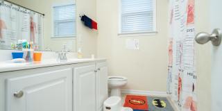Welcoming 5 Bedroom Home with Versatile Spaces in Durham Gallery 32