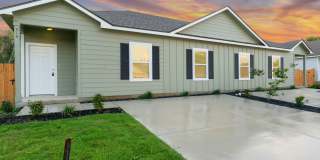 4 Week Free Move-In Special! Brand-New 3-Bedroom Duplex with Modern Finishes & Private Fenced Yard in Seguin Gallery 1