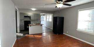 PRE-LEASING- AVAILABLE JULY 10TH - 3 Bedroom/2 Bathroom House Gallery 4