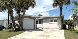 Cozy 3 Bedroom Beachside Home! Gallery 1