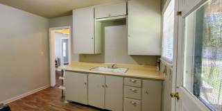 2 bedroom 1 bath duplex in Shawnee Gallery 16