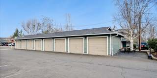 Oak Park Village Apartments Gallery 7