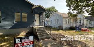 Nice Duplex In The Middle Of Town!! Gallery 1