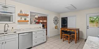 Southside Savannah Gem – 4BR Home in Windsor Forest with Sunroom & Patio Gallery 31