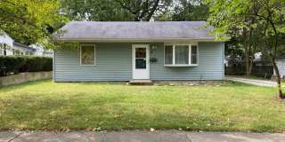 Inviting 2 Bed, 1 Bath Home in Peaceful Urbana Neighborhood Gallery 1