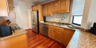 Beautifully Furnished 2 Bed/2.5 Bath Townhome in the Desirable Woodlands of La Jolla Gallery 10