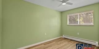 Charming 2 Bed, 1 Bath Condo in Prime Location! Gallery 13