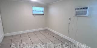 613 1st Ave NE Gallery 11