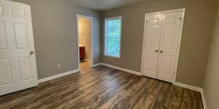 SW Updated Home - Wood Laminate Flooring, Front Porch & Deck! SW Updated Home - Wood Laminate Flooring, Front Porch & Deck! Gallery 11