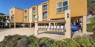 Beachfront Paradise in Indian Shores – Stunning Gulf & Intracoastal Views! 3bed|2bath Gallery 1